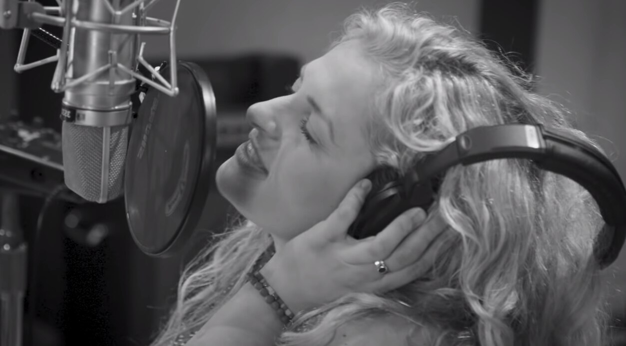 Video: "I Cain't Say No" From Rodgers & Hammerstein's OKLAHOMA!