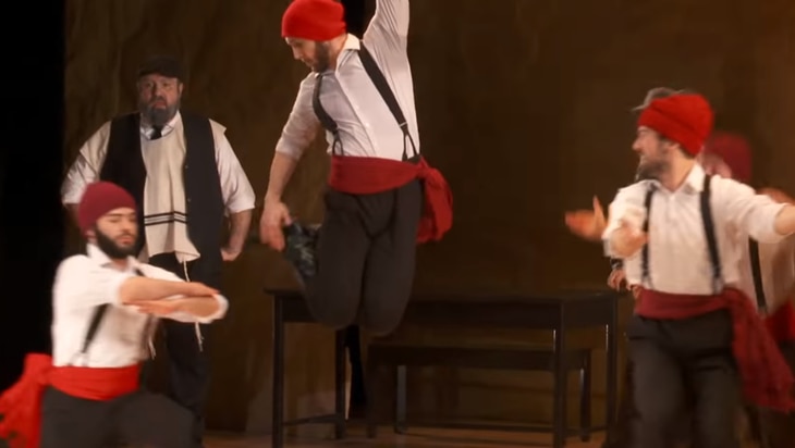 Video: Fiddler On The Roof Like You've Never Seen It Before