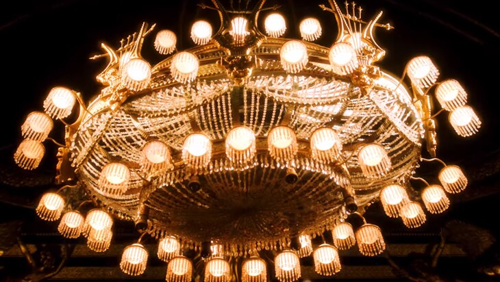Video: The Phantom of the Opera's Chandelier Rise Again on Broadway
